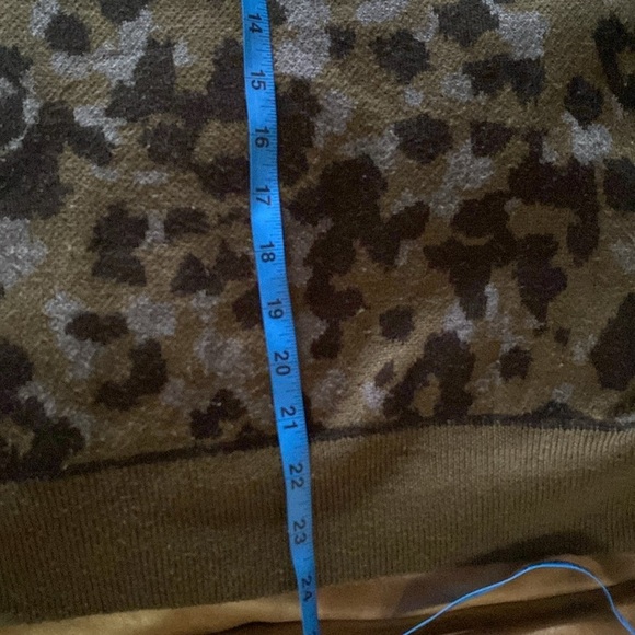 Anthropologie Olive Green/Lavender Animal Print Knit Crewneck Sweater, Size M - Picture 7 of 7